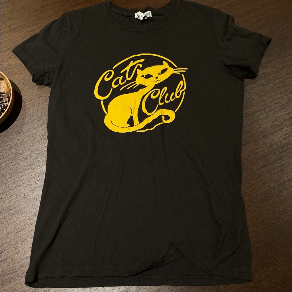 VINTAGE LUCKY BRAND CAT CLUB T-SHIRT. SIZE S.